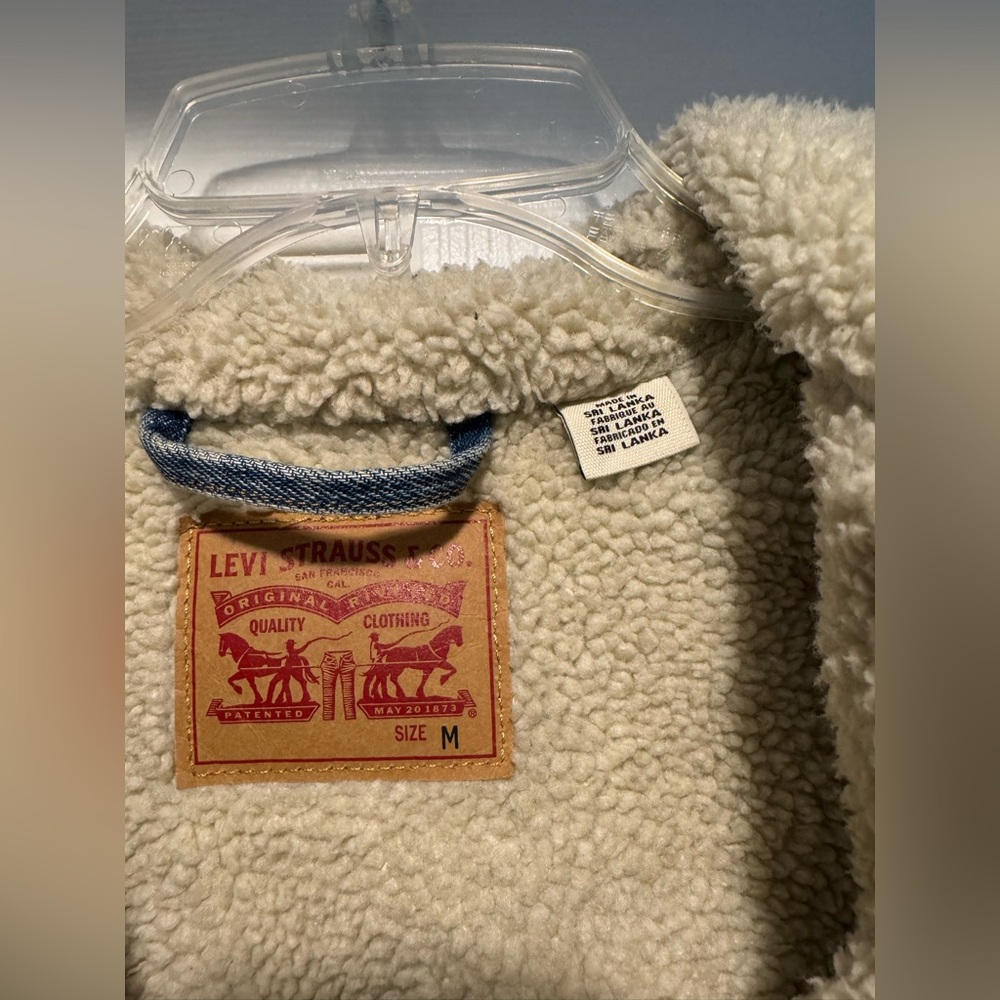 Levi's Sherpa Lined Denim Jacket - Picture 6 of 8